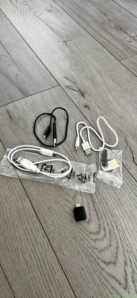 Chargers / adapters - Image 1