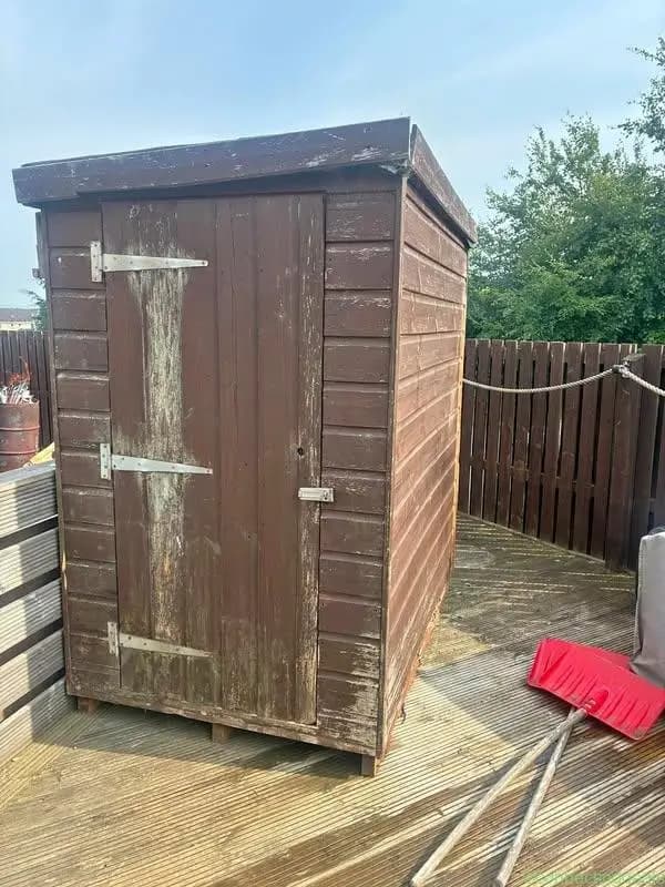 Free hut - Image 1
