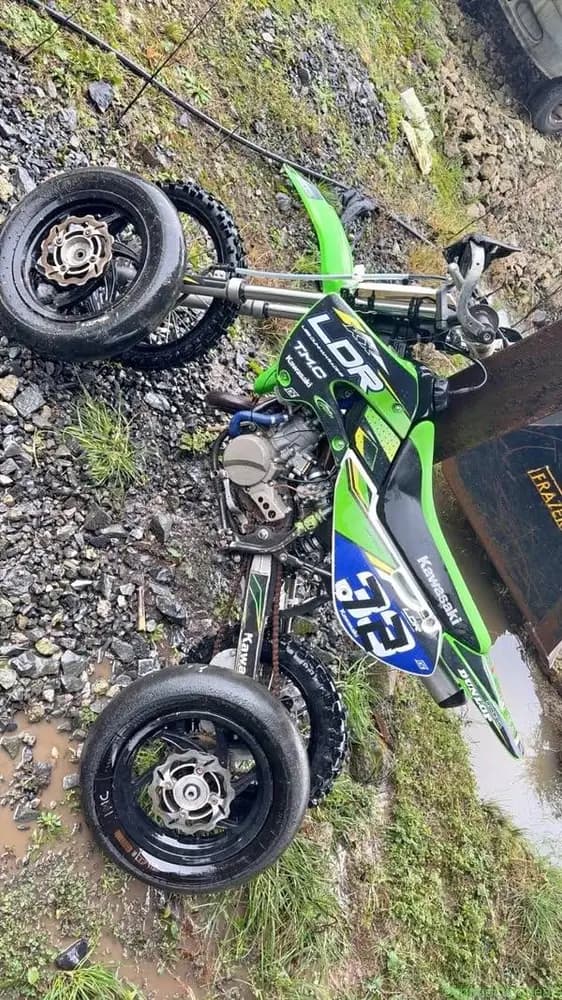 Kawasaki kx65 Super moto racing bike