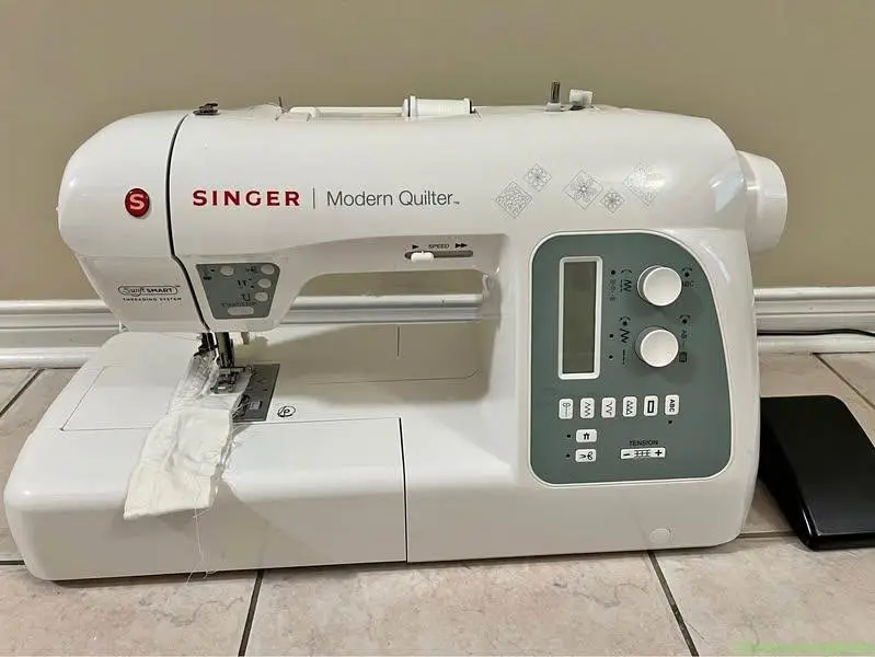 Sewing machine - Image 1