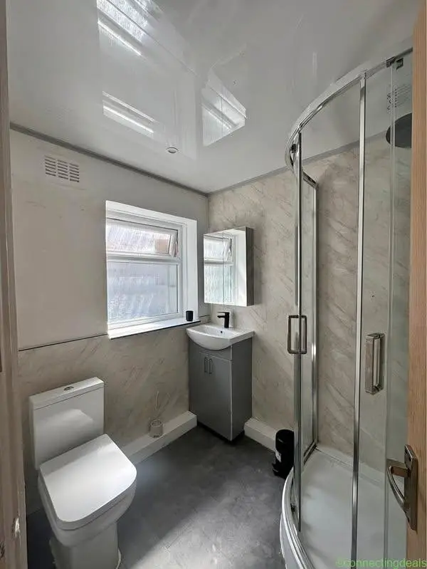 3 Beds 1.5 Baths House
