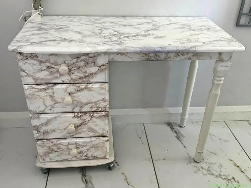 Desk - Image 1