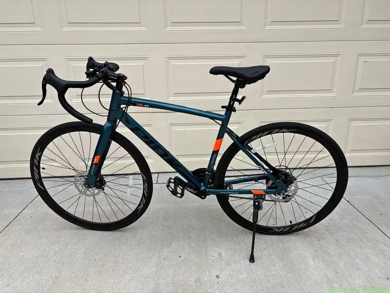 Akaber Road Bike, 700C Hybrid Bikes - Image 1