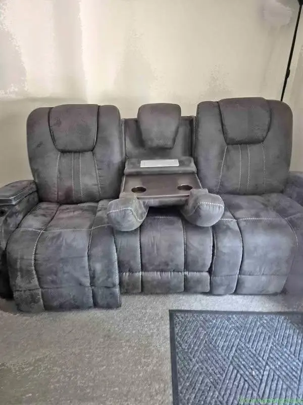 Couch - Image 1