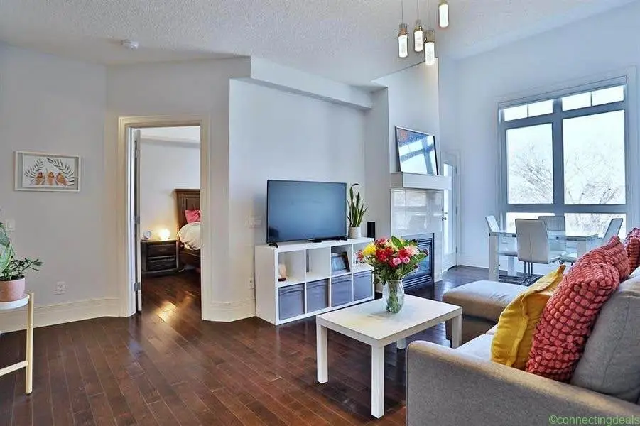 2 Beds 2 Baths Apartment - Image 1
