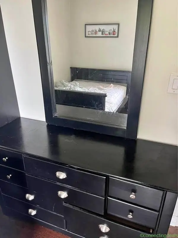 Dresser - Image 1