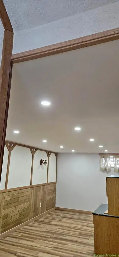 Available electrician - Image 1