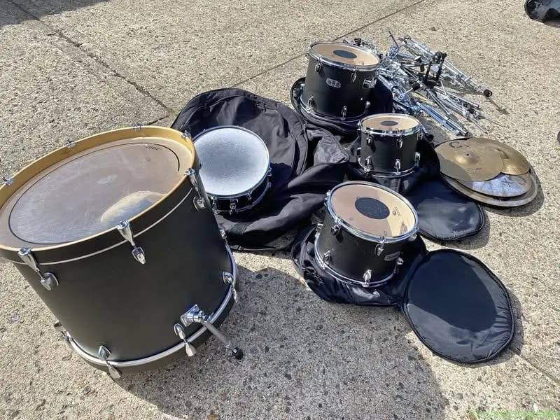 Drum kit - Image 1
