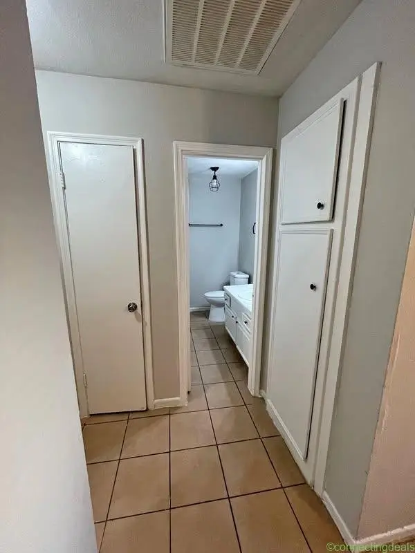 2 Beds 1 Bath Apartment - Image 1