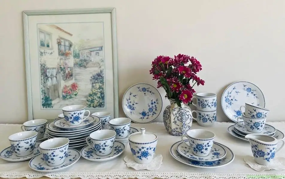 Vintage Seltmann Weiden Christina Blue Floral Tea