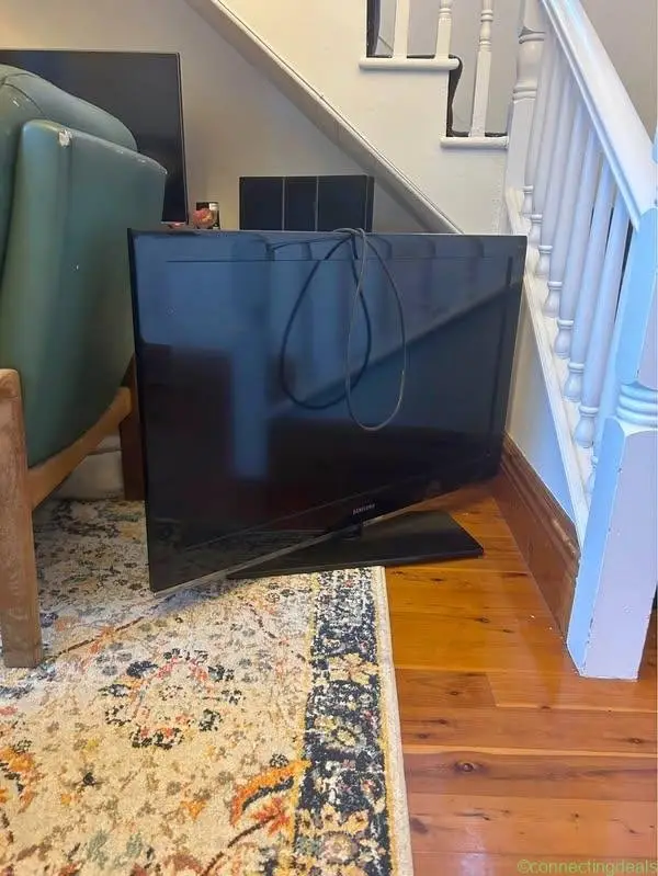 40” Samsung TV - Image 1