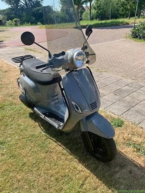 Te koop snorscooter