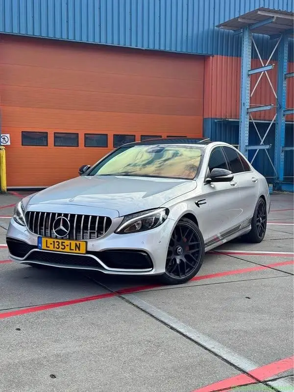 Mercedes-Benz C180 W205