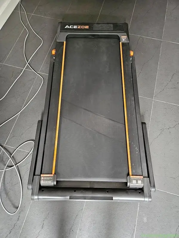 Home treadmill - Image 1