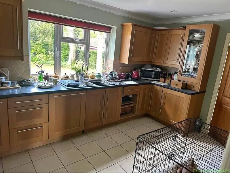 Oak kitchen