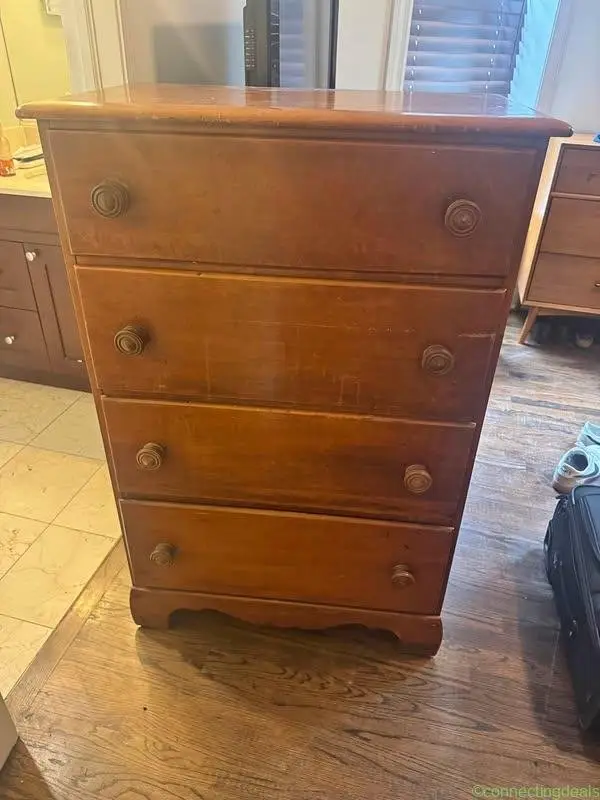 Free dresser - Image 1