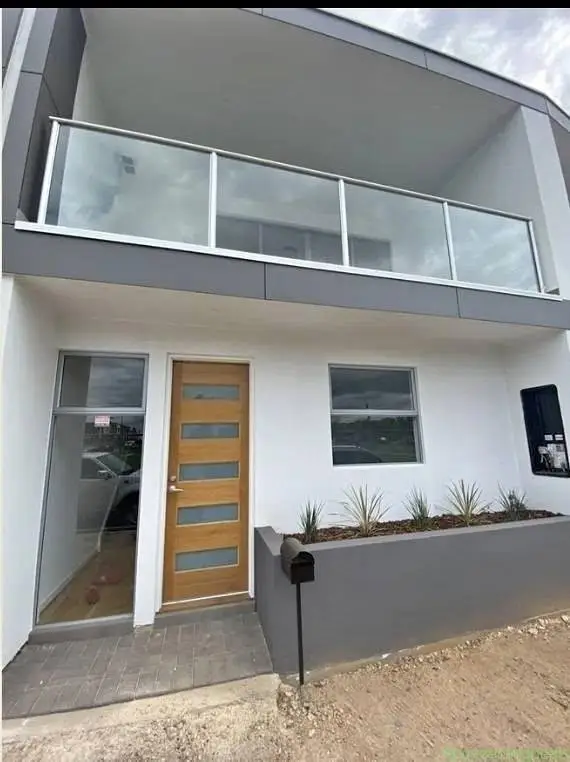 Master Bedroom Ensuit for Rent – Lightsview, SA