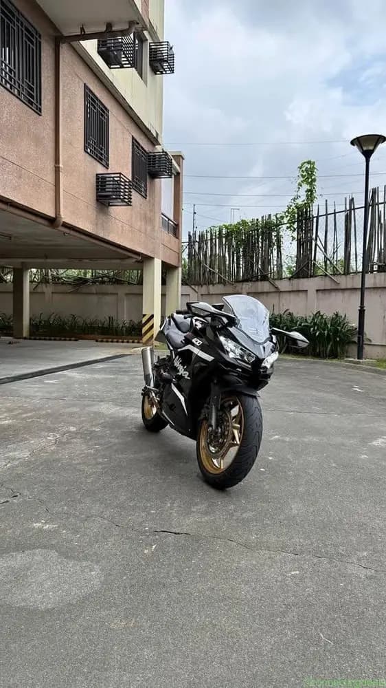 2019 Kawasaki Ninja - Image 1