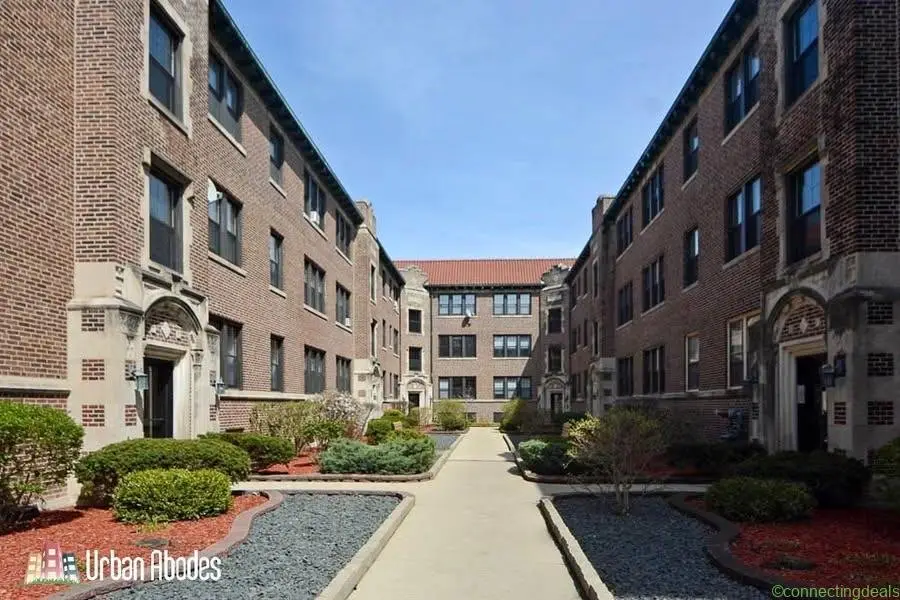 2 Beds 1 Bath Apartment - Image 1