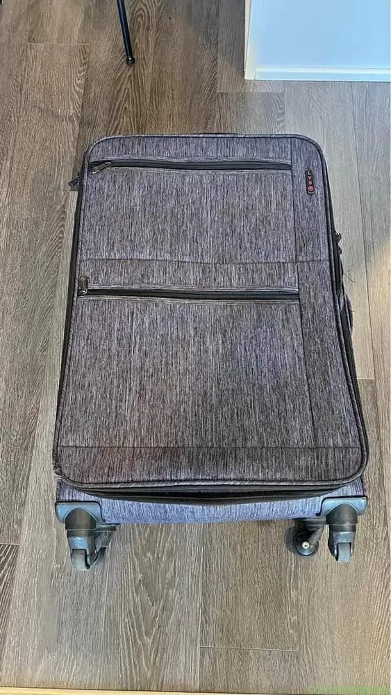 Used suitcase - Image 1