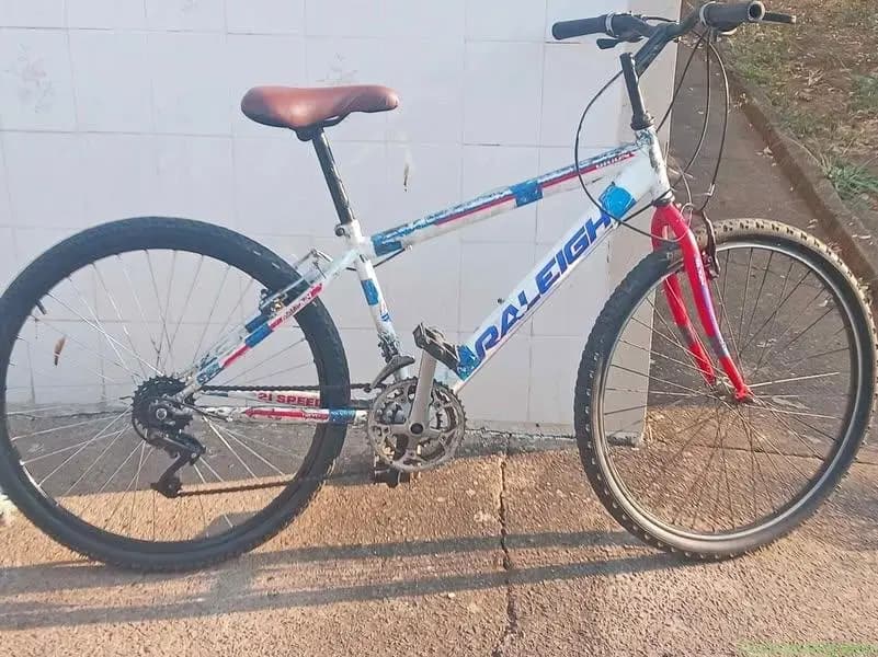 Mountain bicycle - Image 1