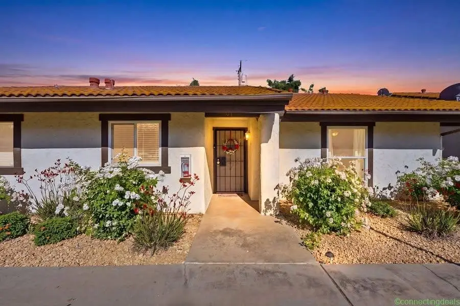 2 Beds 3 Baths Townhouse