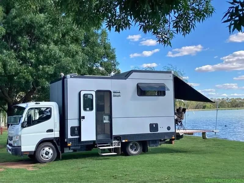 2021 Mitsubishi Canter 615 - Image 1