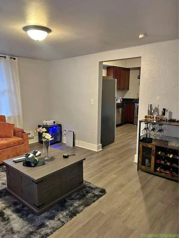 3 Beds 1 Bath - House