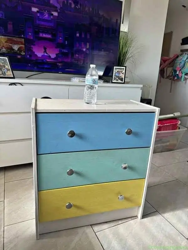 Mueble para ropa - Image 1