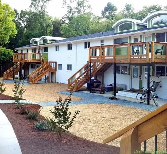 2 Beds 1 Bath Apartment