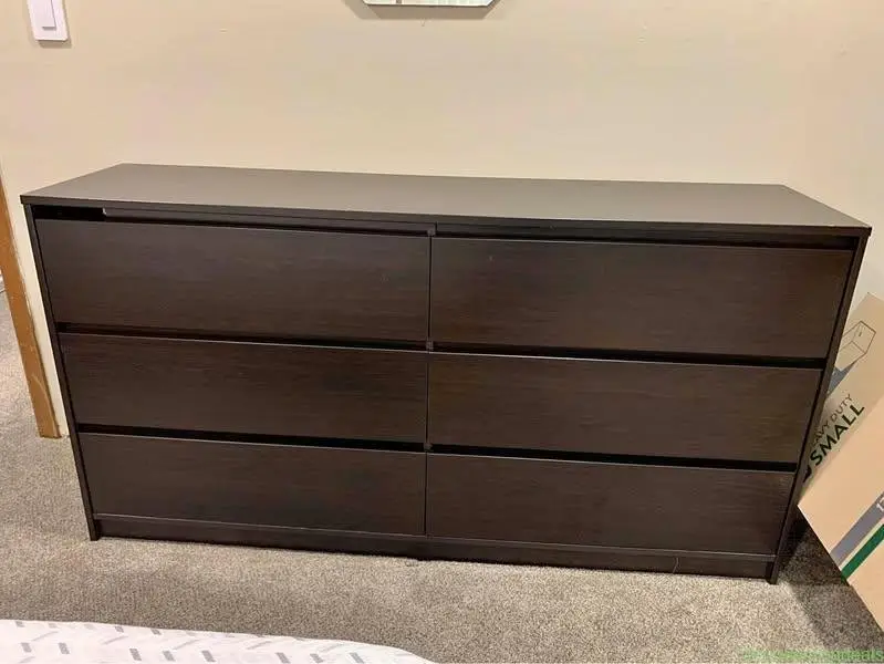 Dresser - Image 1