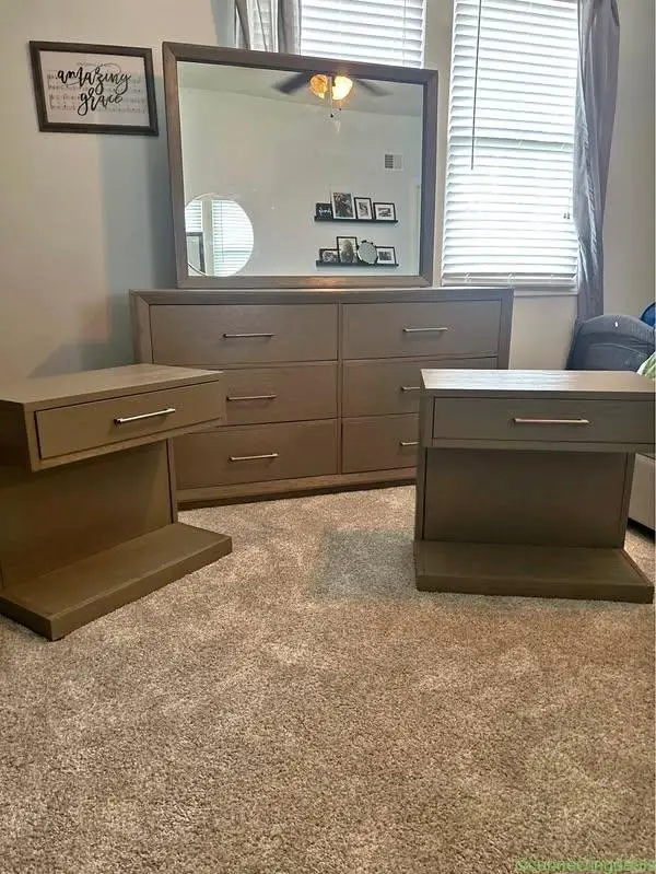 Furniture set - Image 1