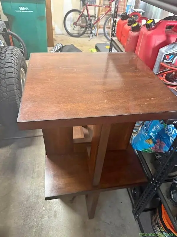 End table - Image 1