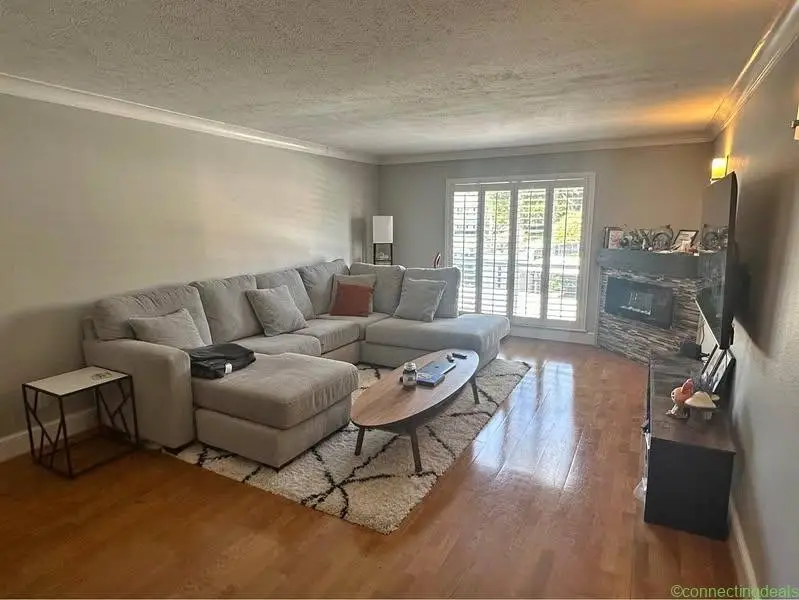 2 Beds 2 Baths - Apartment