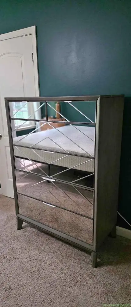 Mirrored dresser