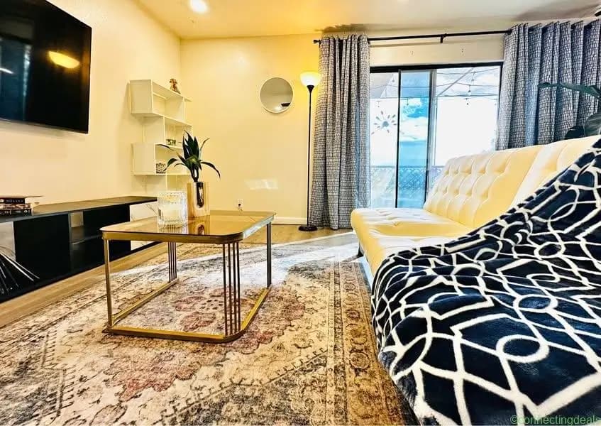 2 Beds 2 Baths - Apartment - Image 1