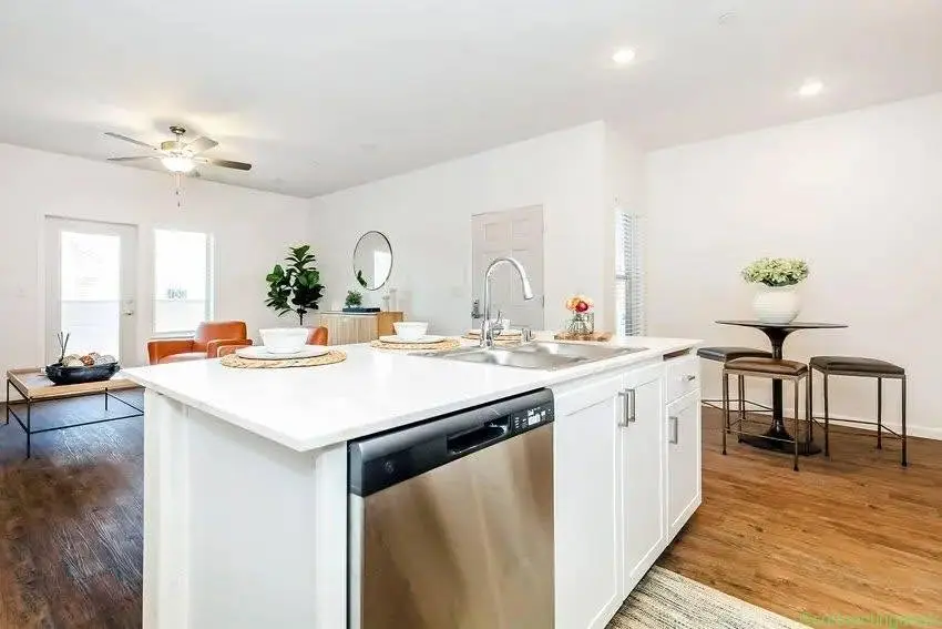 1 Bed 1 Bath Apartment