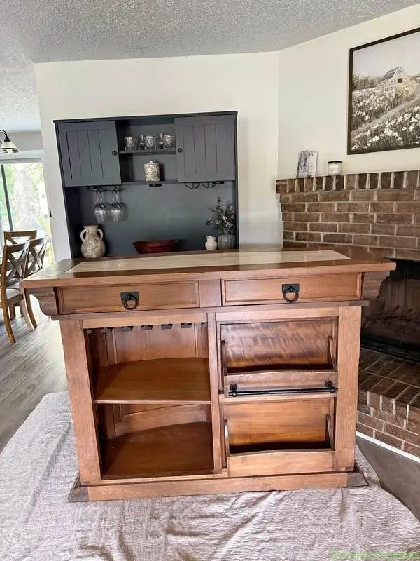 Wooden Bar