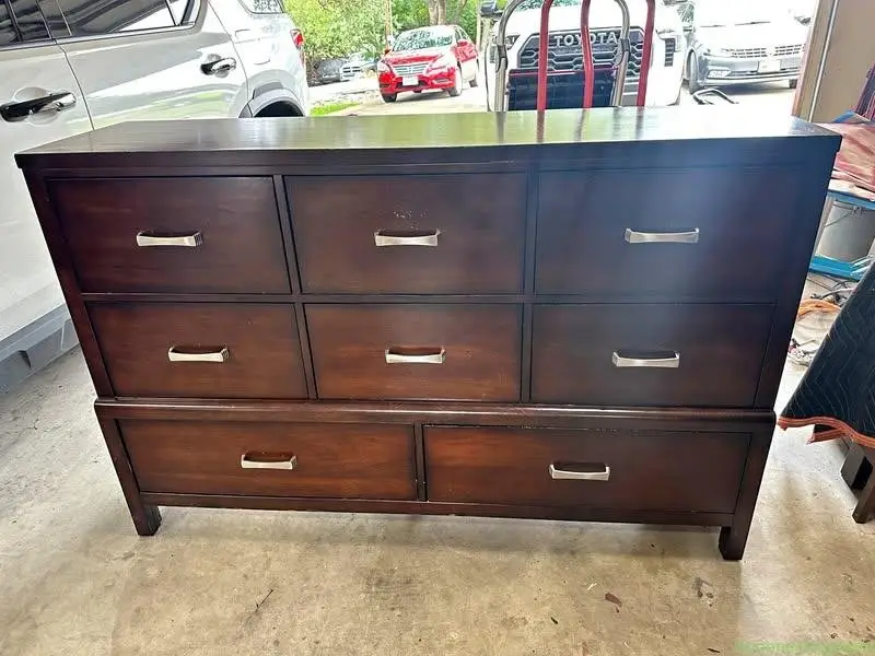 Queen bedroom furniture set
