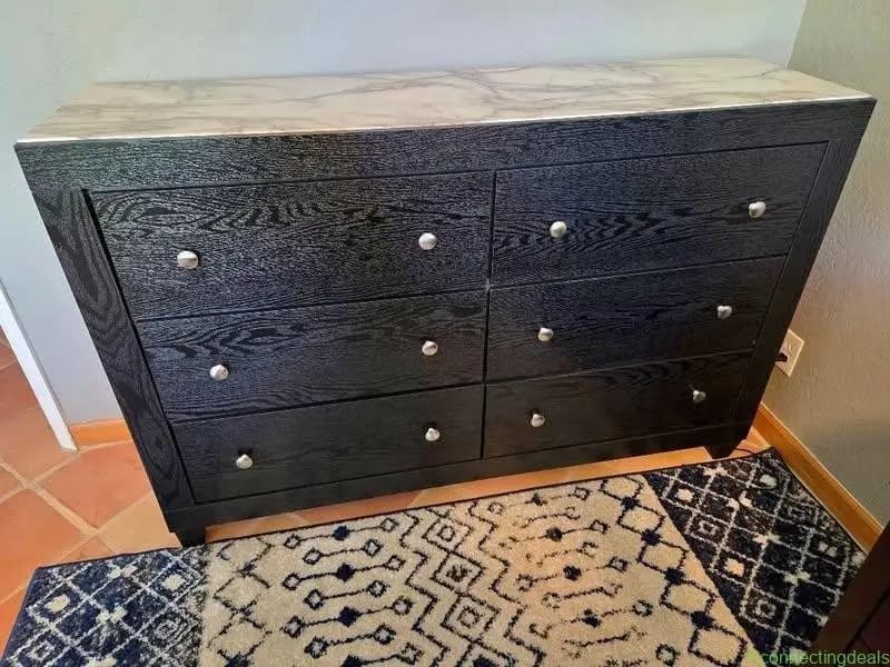 Dresser Like New - Image 1