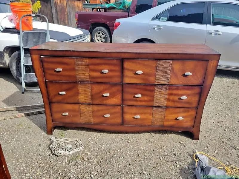 3-piece bedroom set with large mirror