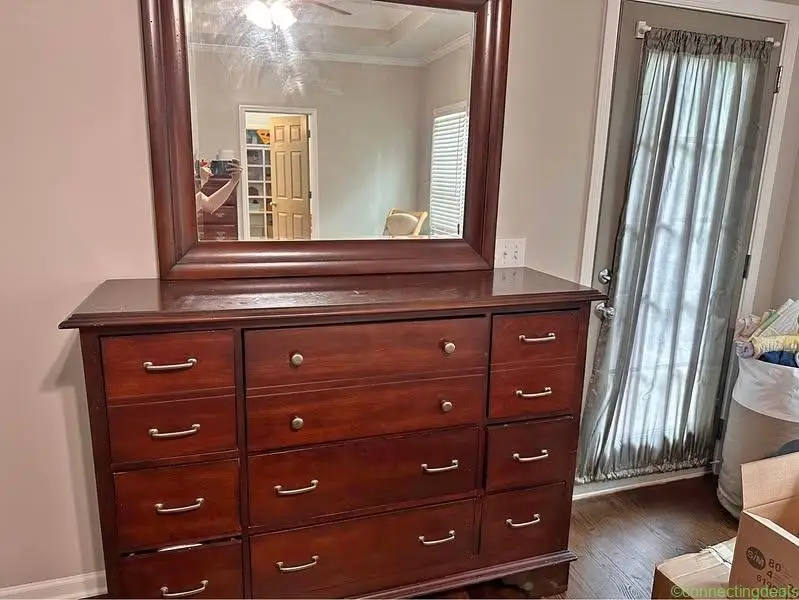 Dresser