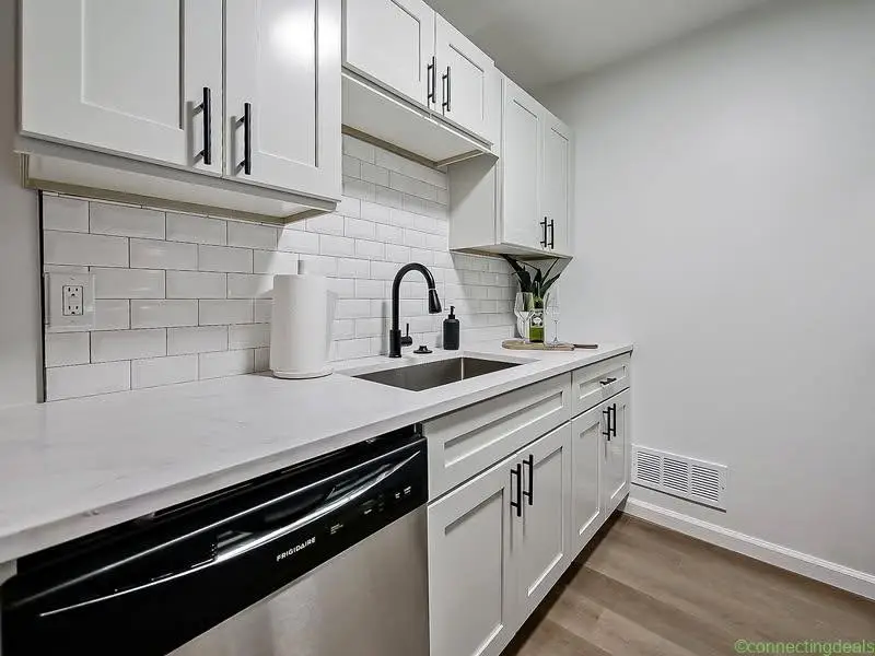 2 Beds 1 Bath Apartment