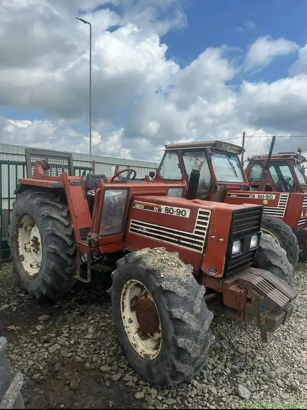 Tracteur fiat someca fiatagri new holland Renault