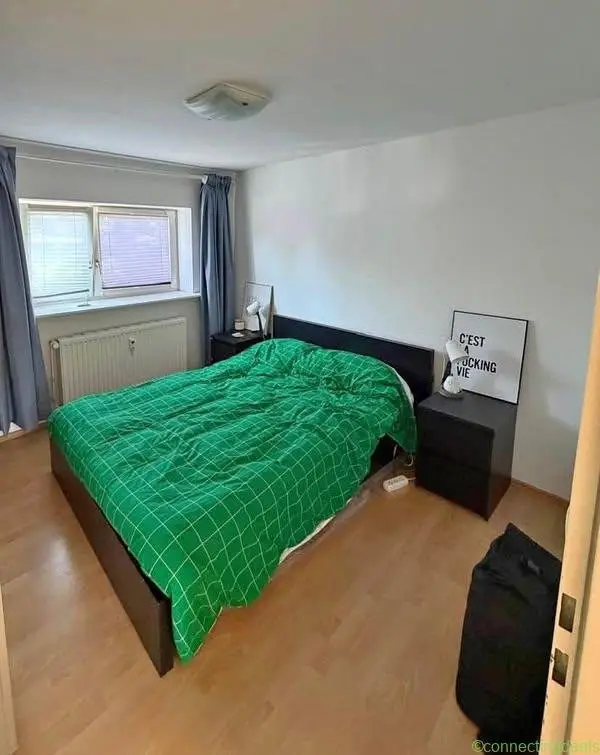 IKEA Malm Bett + JYSK Matratze + 2 Malm IKEA