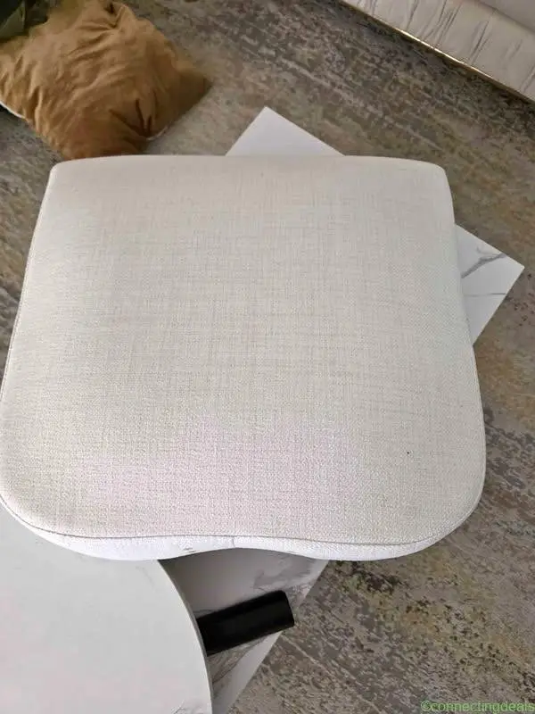 Dinning chairs - Image 1