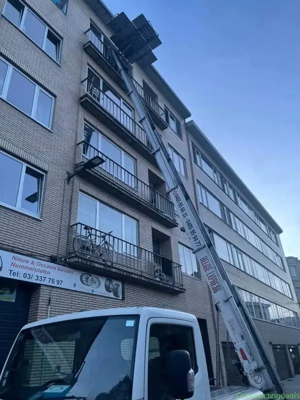Ladderlift en grote verhuiswagen in Antwerpen en - Image 1