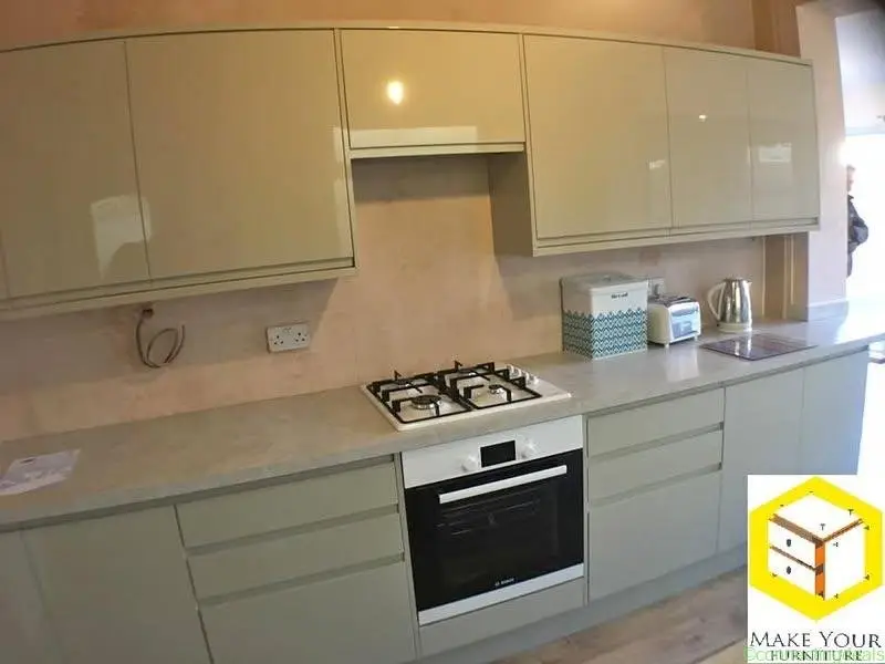 KITCHEN UNITS Handless/J Pull READY ASSEMBLED