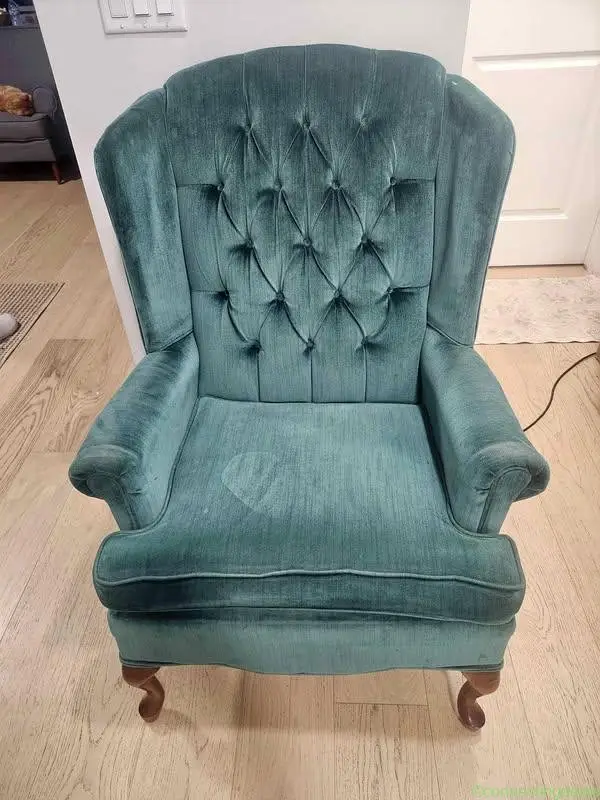 Tufted Accent Chair with Wing Back Rounded Arms