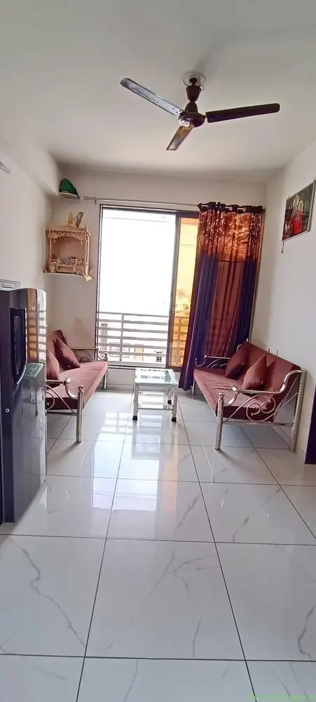 FULL HAVA UJAS VADO 1 BHK FLAT SALE KARVANO CHHE